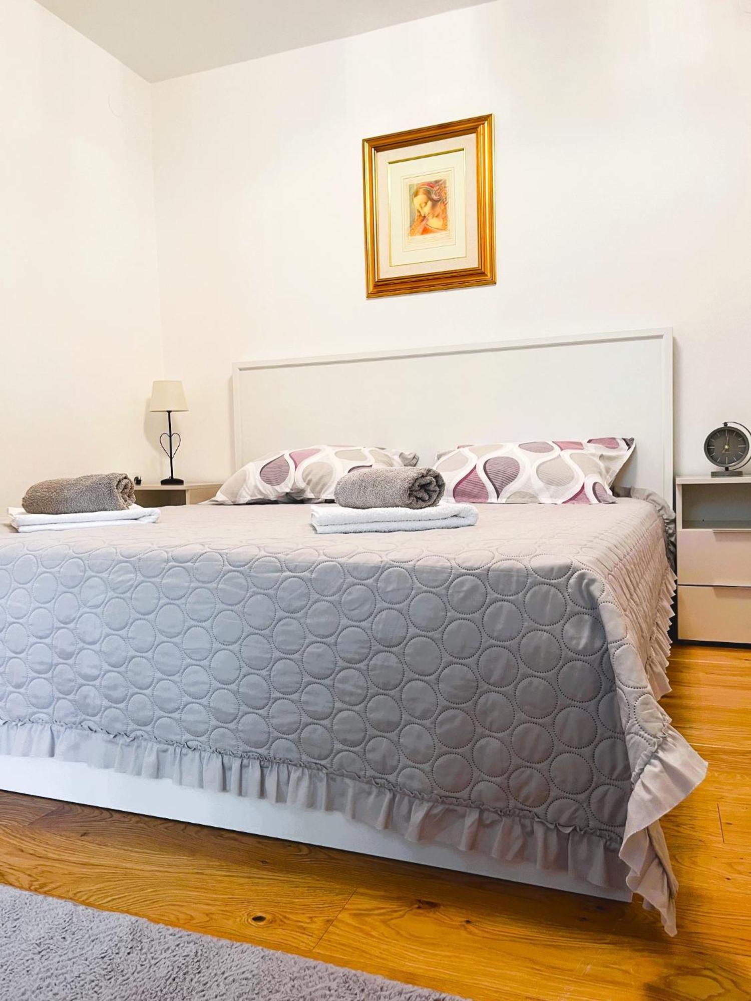 Apartment And Rooms Milak Rab Town Luaran gambar