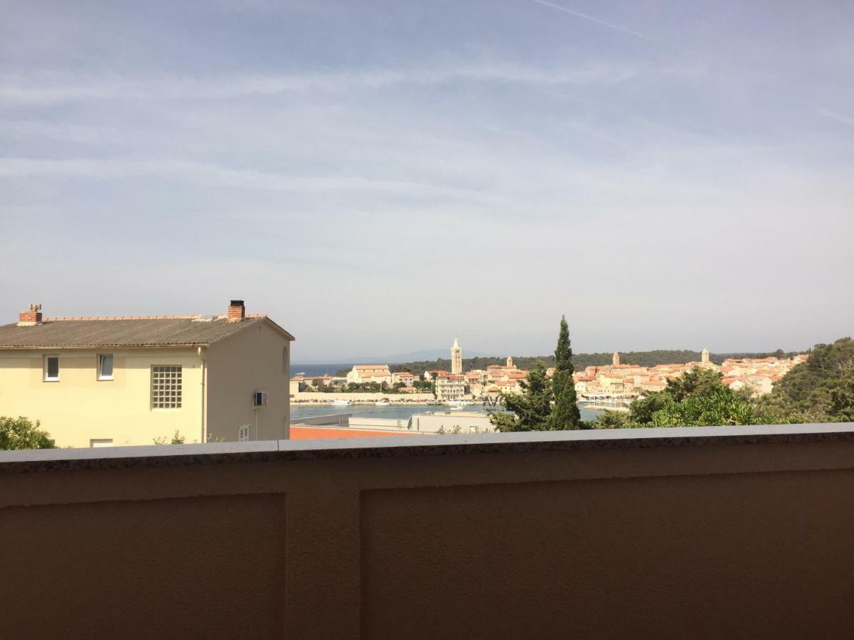 Apartment And Rooms Milak Rab Town Luaran gambar