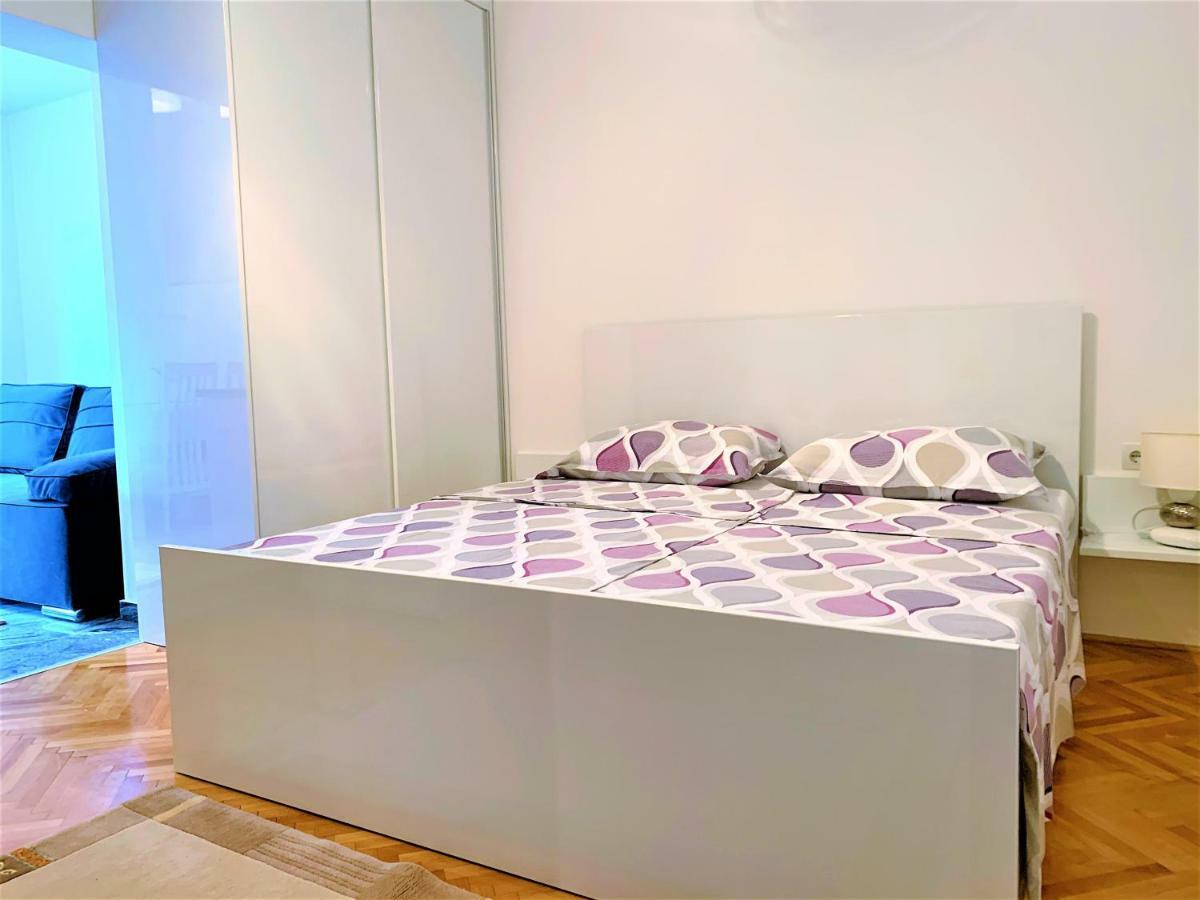 Apartment And Rooms Milak Rab Town Luaran gambar