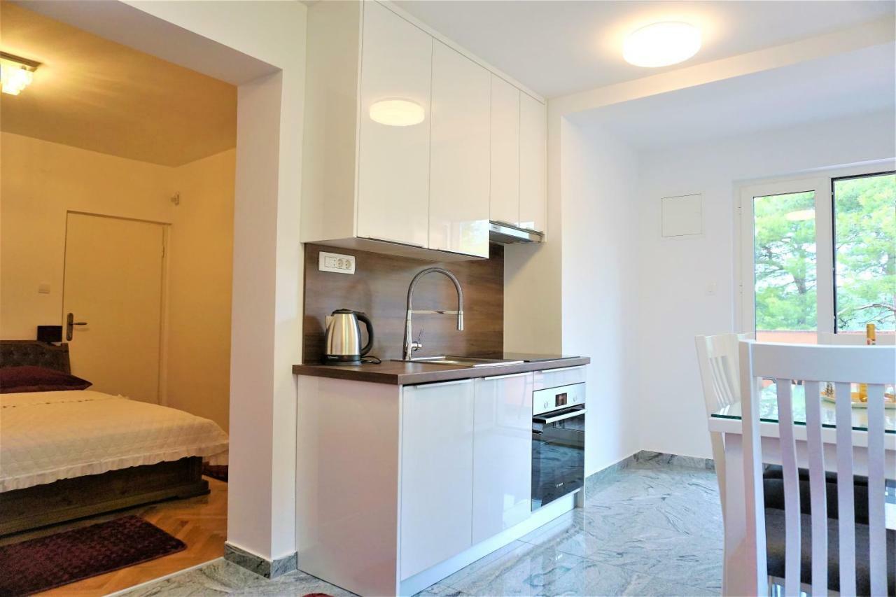 Apartment And Rooms Milak Rab Town Luaran gambar