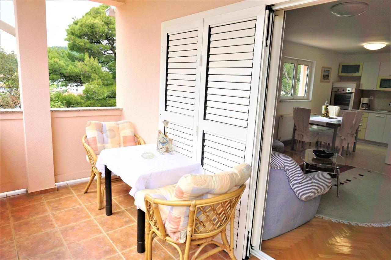 Apartment And Rooms Milak Rab Town Luaran gambar
